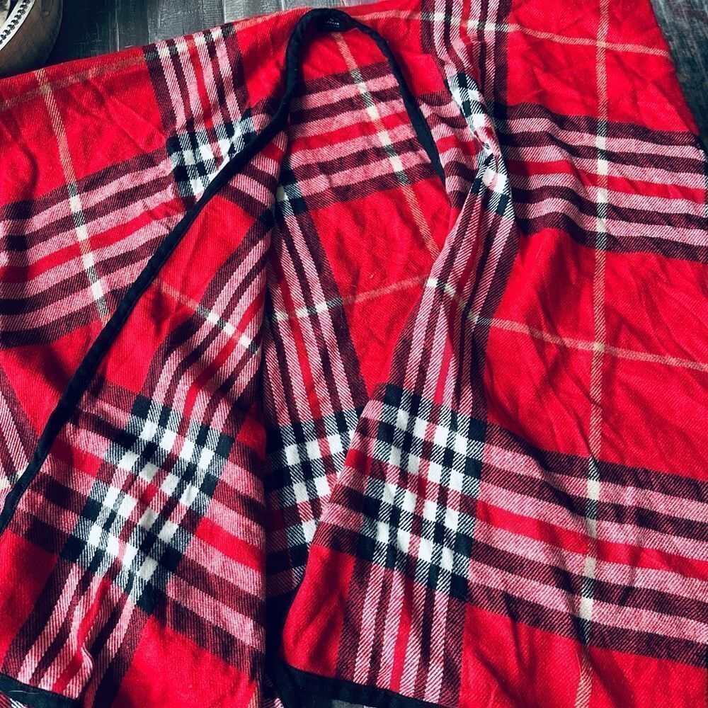 V.Fraas Soft Warm Red Plaid Blanket Wrap Shawl Ruana Poncho